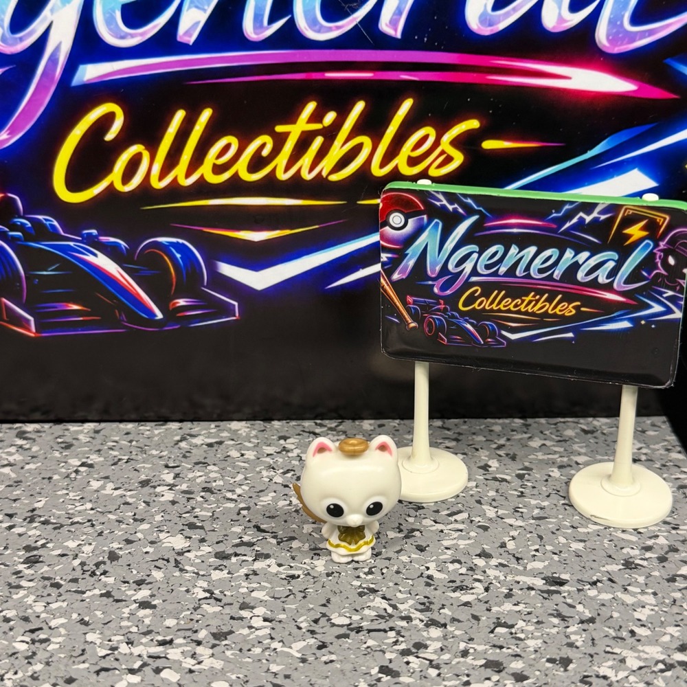 Mattel My Mini MixieQ's Series 1 Pets Angel Cat White Gold Figure FMP51
